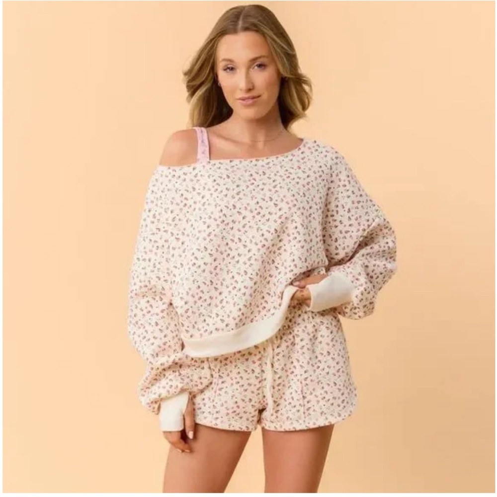 Blogilates - Women's Dance Studio Off the Shoulders Cream- size large